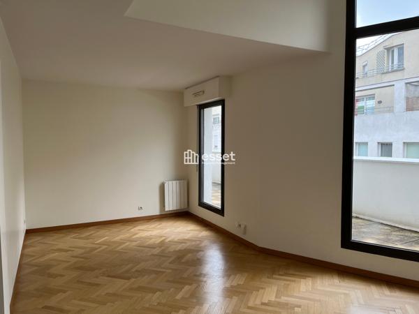 Location Appartement 5 pièces 104 m² - Paris 75015