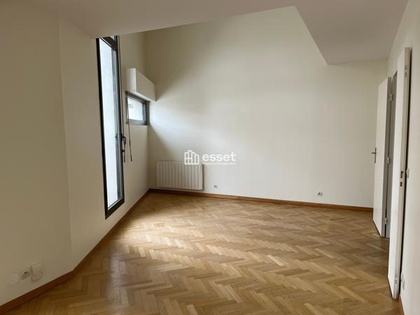 Location Appartement 5 pièces 104 m² - Paris 75015