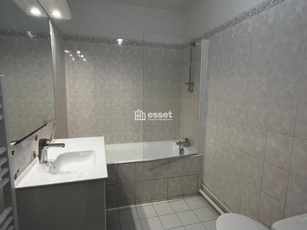 Location Appartement 5 pièces 104 m² - Paris 75015
