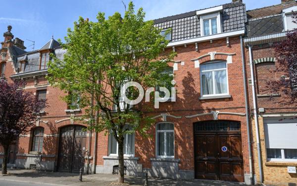 Maison à vendre    8 pièces • 220 m2 Merville