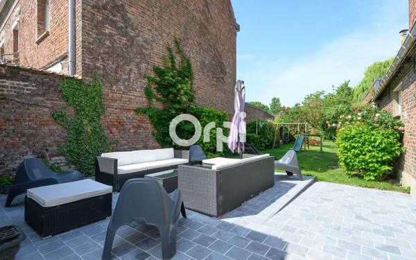 Maison à vendre    8 pièces • 220 m2 Merville