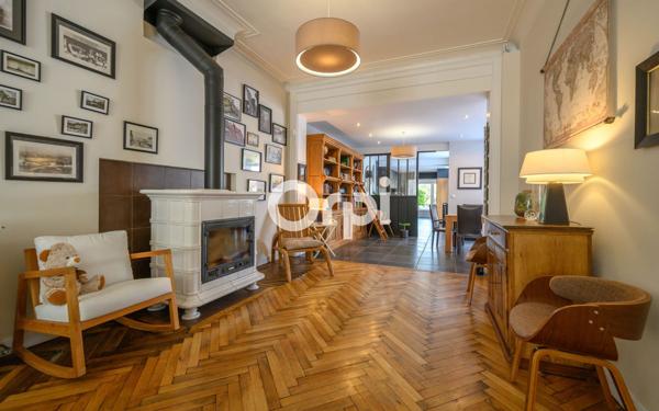 Maison à vendre    8 pièces • 220 m2 Merville