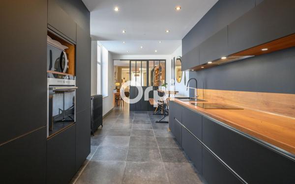 Maison à vendre    8 pièces • 220 m2 Merville