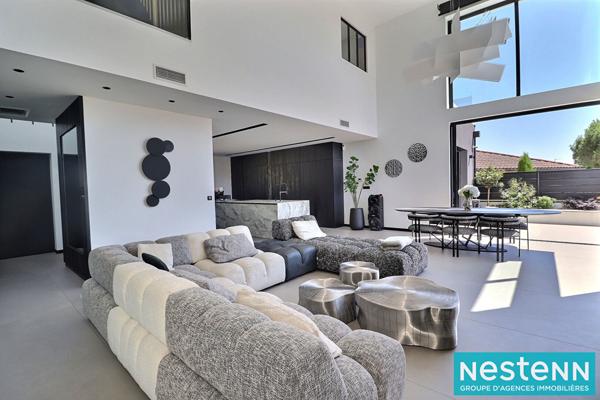 Villa d'exception à Décines-Charpieu 7 pièces 322 m2 - avec prestations haut de gamme - rare sur le secteur