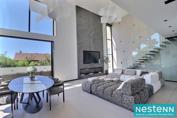 Villa d'exception à Décines-Charpieu 7 pièces 322 m2 - avec prestations haut de gamme - rare sur le secteur