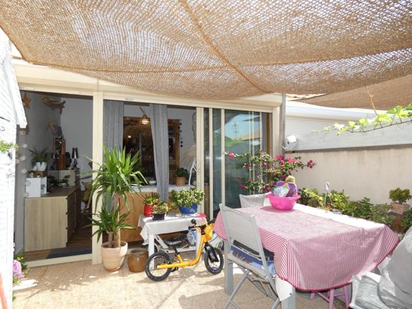 Pavillon individuel entièrement rénové avec jardin et place de parking