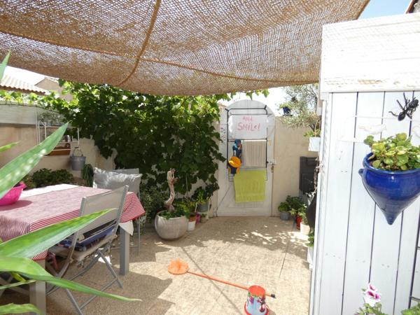 Pavillon individuel entièrement rénové avec jardin et place de parking