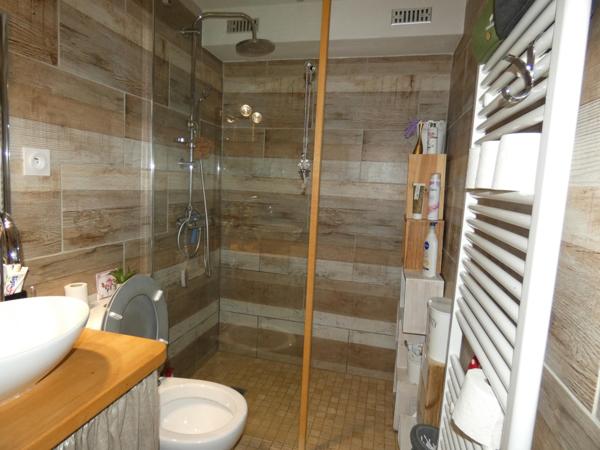 Pavillon individuel entièrement rénové avec jardin et place de parking