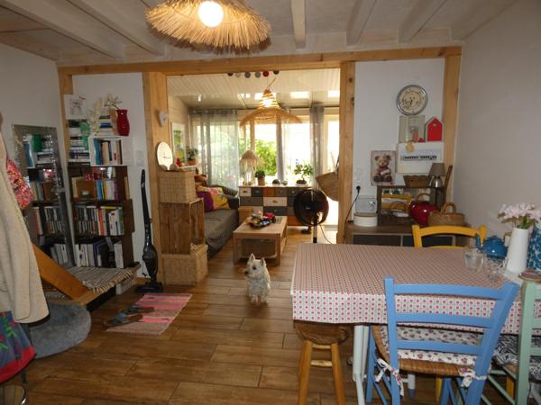 Pavillon individuel entièrement rénové avec jardin et place de parking