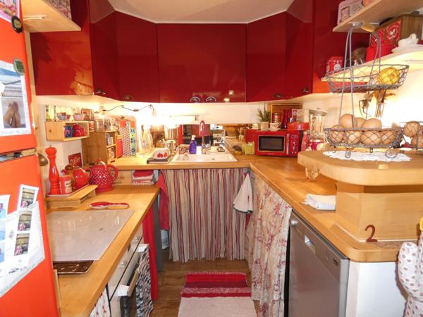 Pavillon individuel entièrement rénové avec jardin et place de parking