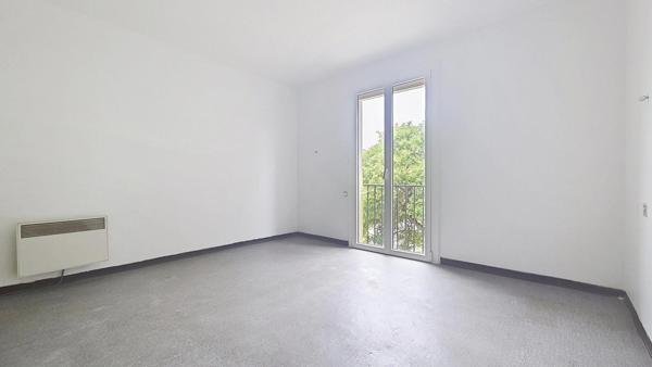 Maison 97m² sur 193m² de terrain, 4 chambres + 2 garages