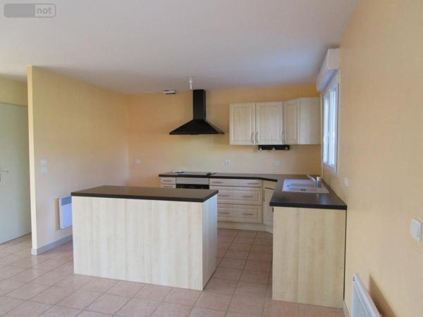 Maison à louer à Courtisols dans la Marne (51460), ref : 51084-L655