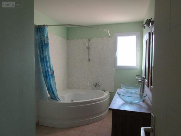 Maison à louer à Courtisols dans la Marne (51460), ref : 51084-L655