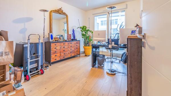 Superbe appartement traversant avec terrasse