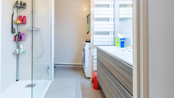 Superbe appartement traversant avec terrasse