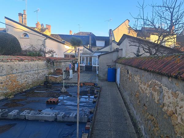 EXCLUSIVITE, Maison en centre ville de LA FLECHE avec jardin, garage et chambre en rez de chaussée