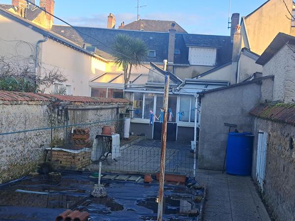 EXCLUSIVITE, Maison en centre ville de LA FLECHE avec jardin, garage et chambre en rez de chaussée