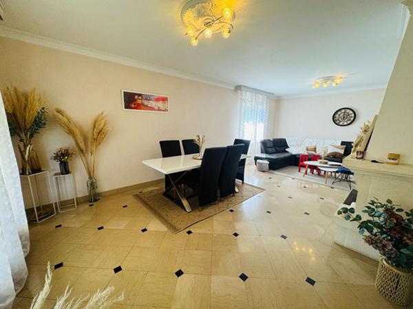 Très joli pavillon sur sous sol dans le secteur des Montapins