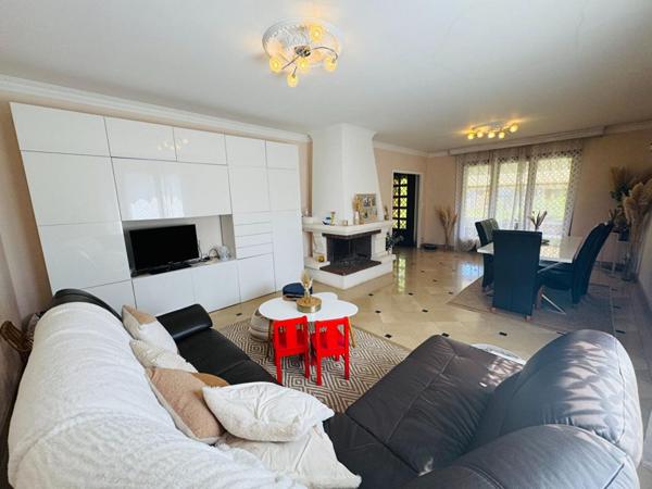 Très joli pavillon sur sous sol dans le secteur des Montapins