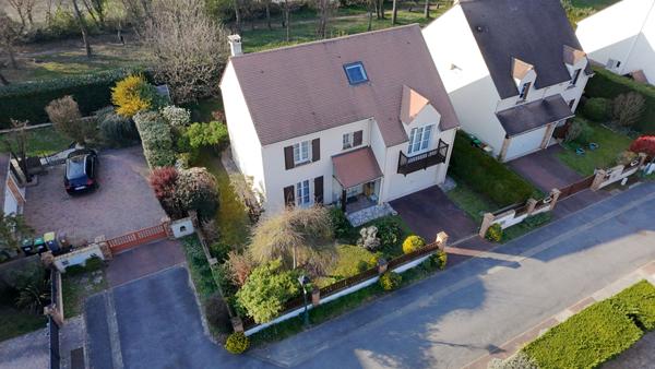 Maison 6 pièces 171 m² - Domaine pavillonnaire très recherché de Franconville - Au calme