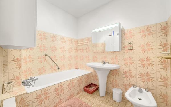 Appartement à vendre    2 pièces • 53,03 m2 Saint-Laurent-du-Var