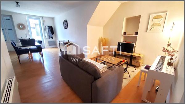 IMMEUBLE DE RAPPORT A SAINTE FLAIVE DES LOUPS (8515)