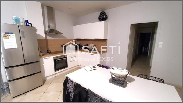 IMMEUBLE DE RAPPORT A SAINTE FLAIVE DES LOUPS (8515)