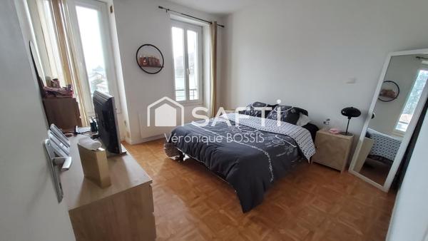 IMMEUBLE DE RAPPORT A SAINTE FLAIVE DES LOUPS (8515)