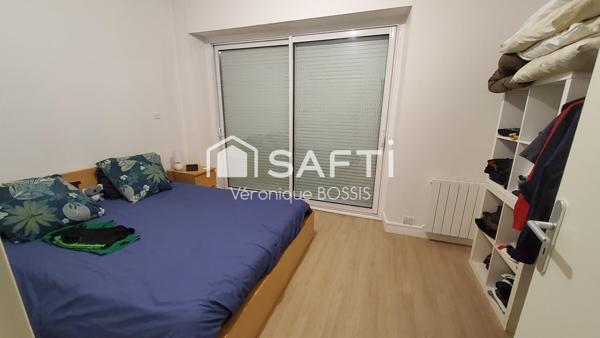 IMMEUBLE DE RAPPORT A SAINTE FLAIVE DES LOUPS (8515)