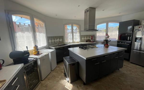 Maison à vendre    6 pièces • 170 m2 Sanary-sur-Mer