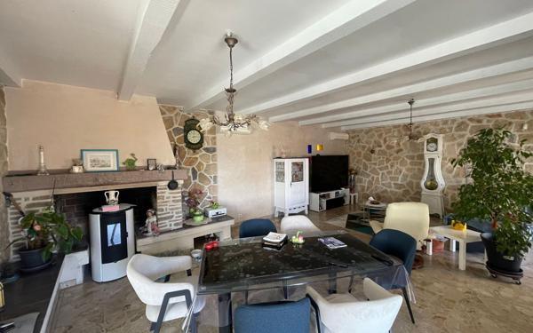 Maison à vendre    6 pièces • 170 m2 Sanary-sur-Mer