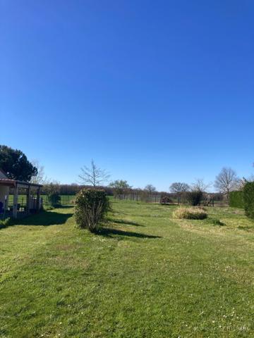 NIEUIL-L'ESPOIR, terrain constructible de 1050m²