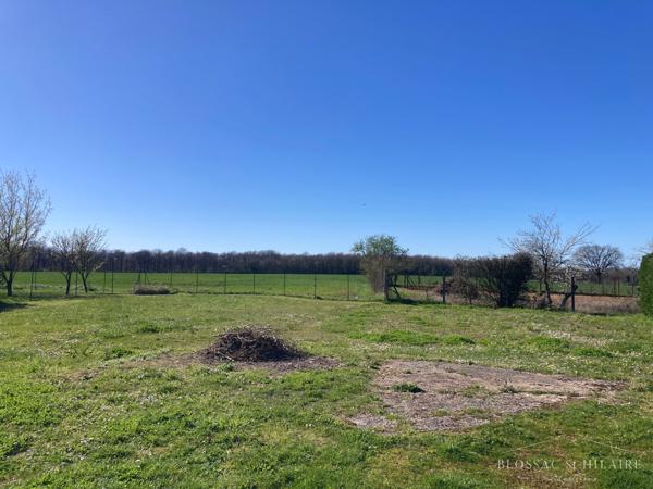 NIEUIL-L'ESPOIR, terrain constructible de 1050m²