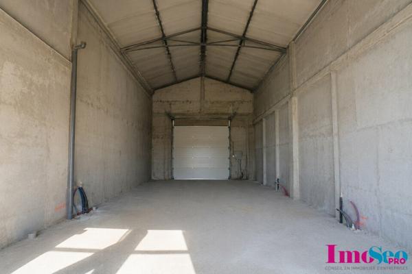 Entrepôt à VENDRE