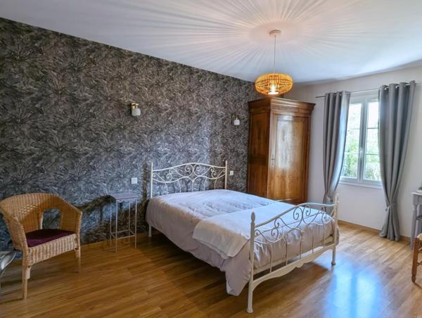 Spacieuse maison de 202 m² à Vouillé Bourg