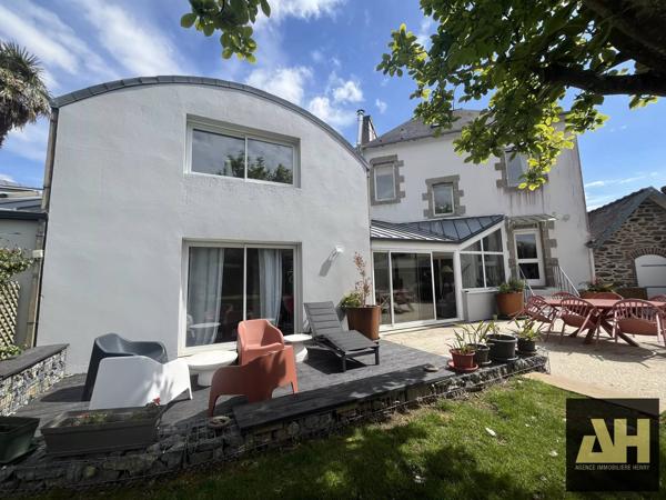 LE RELECQ KERHUON-  MAISON BOURGEOISE AVEC EXTENSION- 6CH- JARDIN ARBORÉ