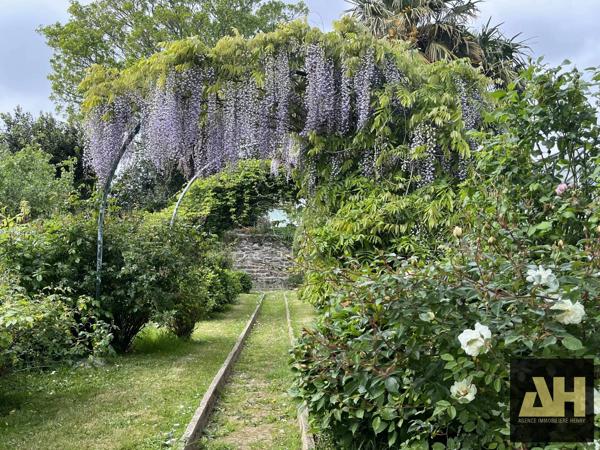 LE RELECQ KERHUON-  MAISON BOURGEOISE AVEC EXTENSION- 6CH- JARDIN ARBORÉ