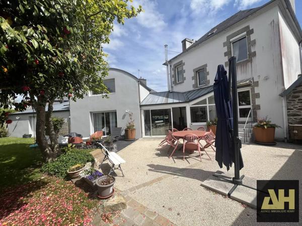 LE RELECQ KERHUON-  MAISON BOURGEOISE AVEC EXTENSION- 6CH- JARDIN ARBORÉ