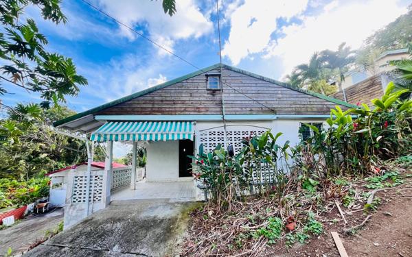 Maison à vendre    3 pièces •  Les Abymes