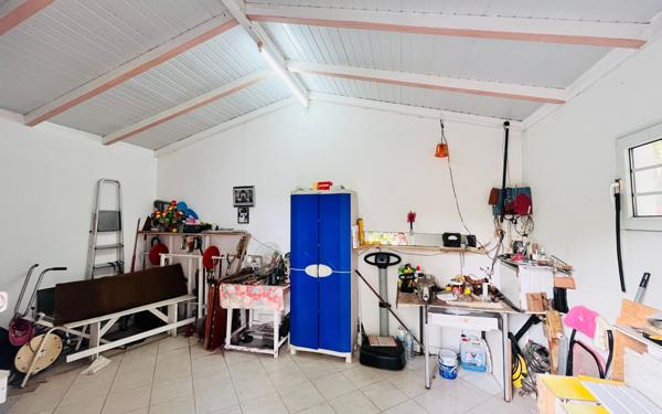 Maison à vendre    3 pièces •  Les Abymes