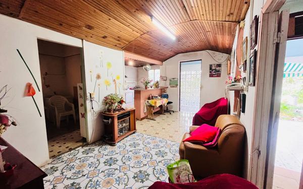 Maison à vendre    3 pièces •  Les Abymes