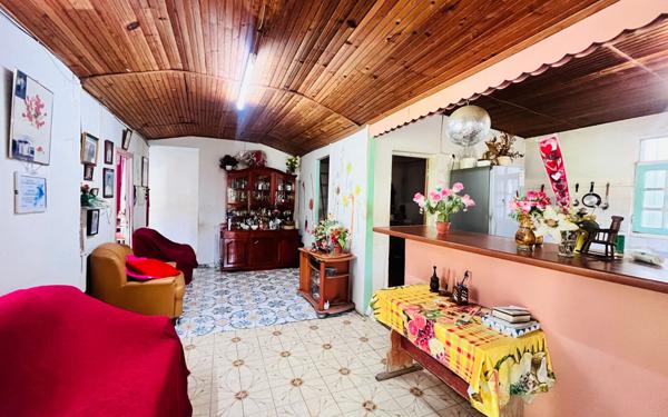 Maison à vendre    3 pièces •  Les Abymes