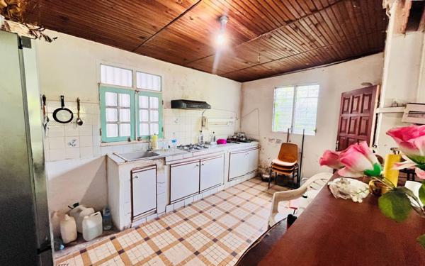 Maison à vendre    3 pièces •  Les Abymes