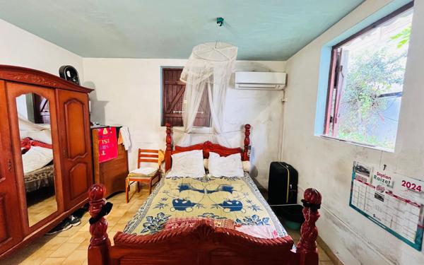 Maison à vendre    3 pièces •  Les Abymes