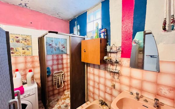 Maison à vendre    3 pièces •  Les Abymes