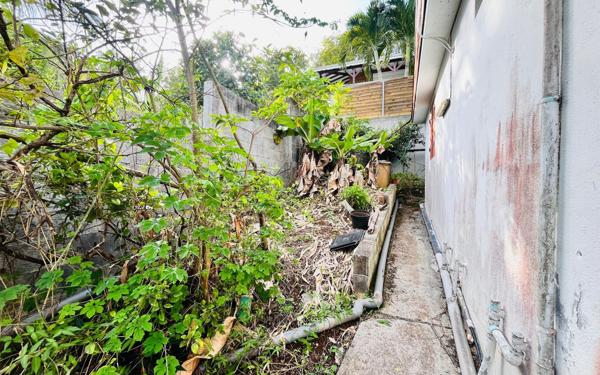 Maison à vendre    3 pièces •  Les Abymes