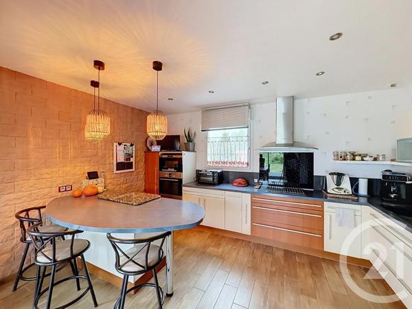 Maison à vendre  4 pièces - 158,94 m 2   PLOMBIERES LES BAINS  - 88