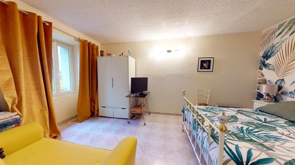 FERME SUR 30 ha AVEC LONGERE ET DEPENDANCE