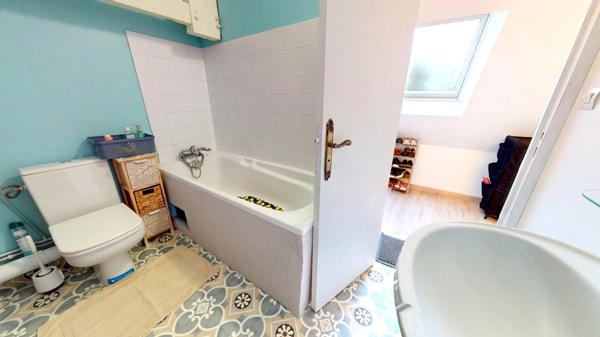 FERME SUR 30 ha AVEC LONGERE ET DEPENDANCE