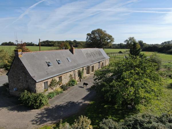 FERME SUR 30 ha AVEC LONGERE ET DEPENDANCE